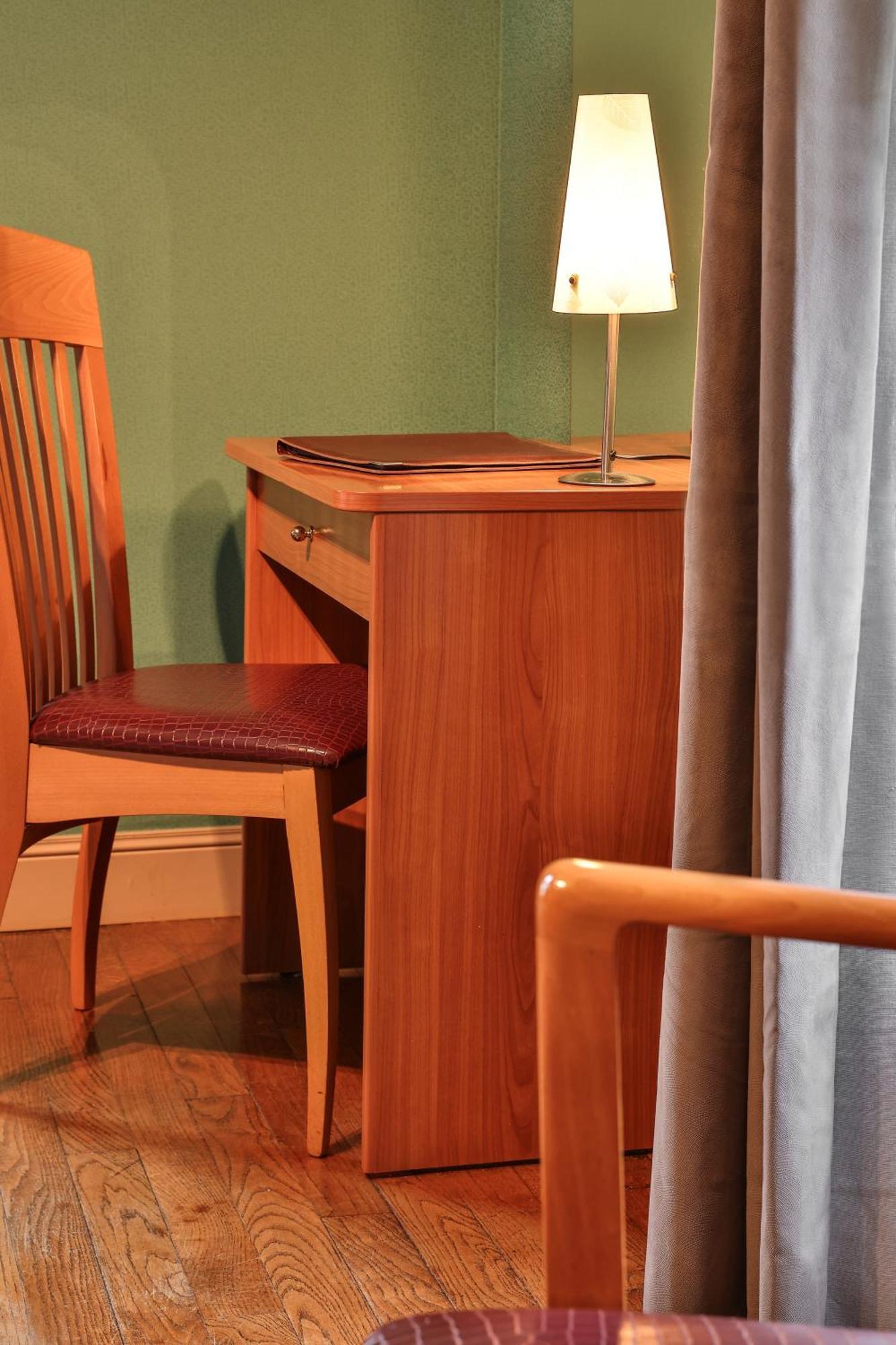 Logis Hotel-Restaurant Les Voyageurs La Coquille ภายนอก รูปภาพ