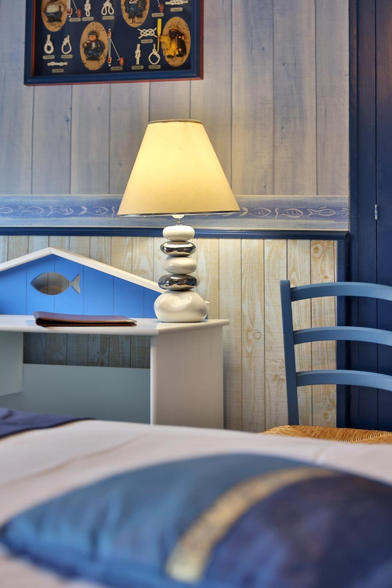 Logis Hotel-Restaurant Les Voyageurs La Coquille ภายนอก รูปภาพ