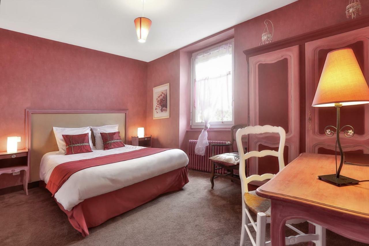 Logis Hotel-Restaurant Les Voyageurs La Coquille ภายนอก รูปภาพ